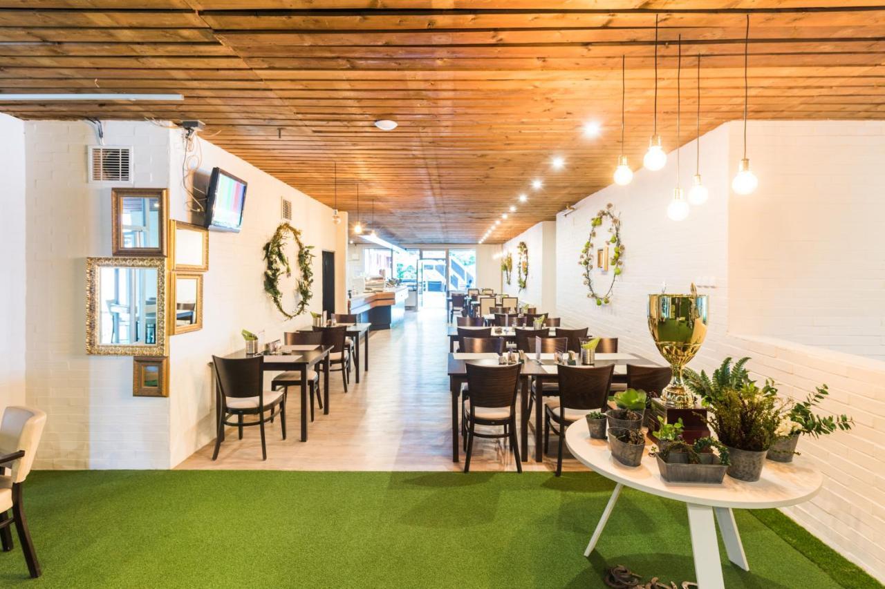 B&B Chuchle Arena Praha Екстериор снимка